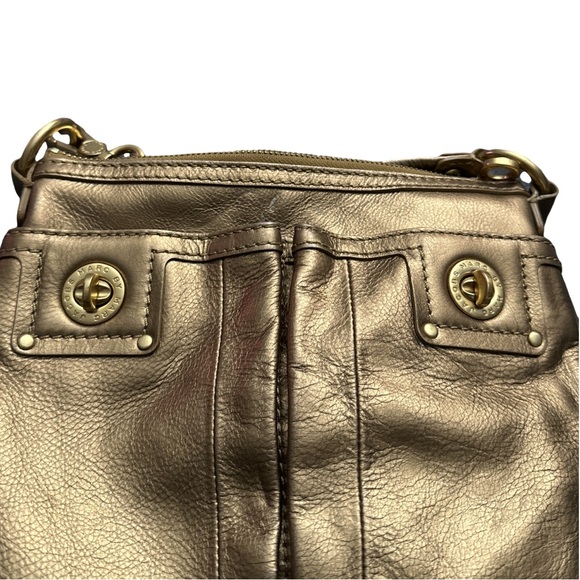 MARC BY MARC JACOBS women's turn-lock metallic gold small shoulder/crossbody bag - Picture 3 of 4
